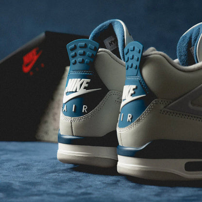 Air Jordan 4 Retro « Bleu Militaire »